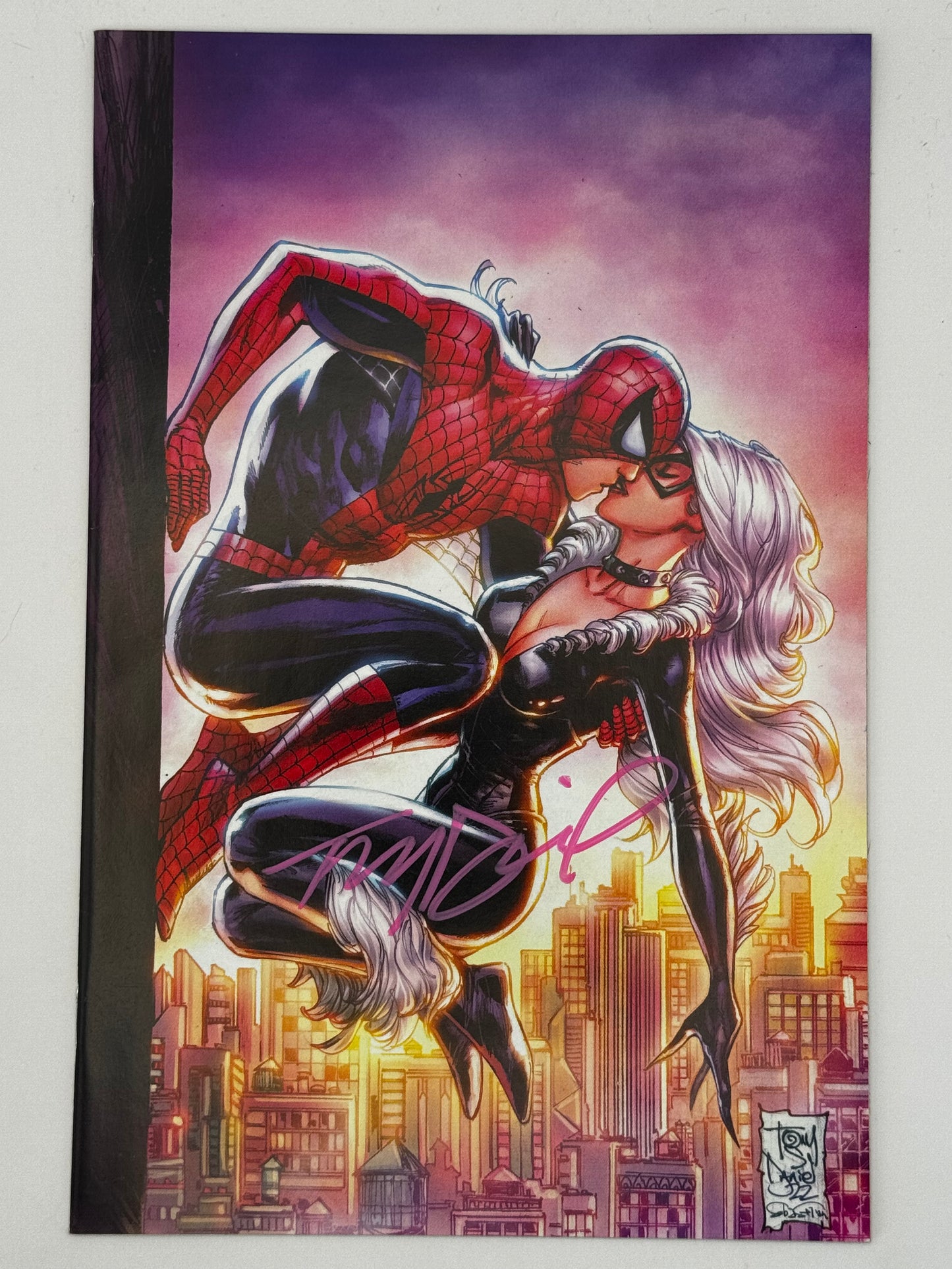 [SIGNED W/ COA] AMAZING SPIDER-MAN #13 TONY DANIEL EXCLUSIVE VIRGIN VAR [ IN STOCK]