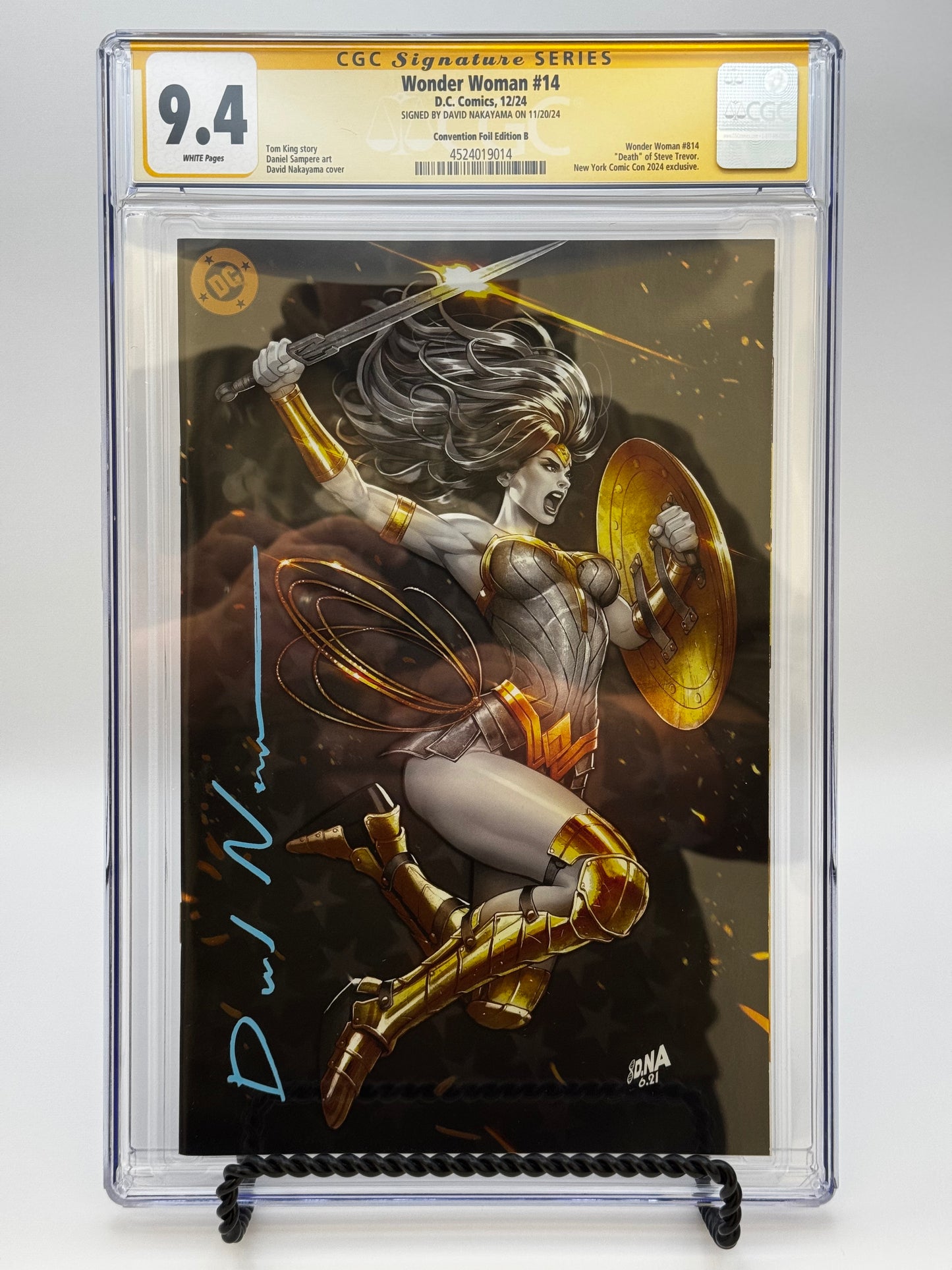 [SIGNED BY DAVID NAKAYAMA] [FOIL] WONDER WOMAN #14 DAVID NAKAYAMA NYCC BLACK & GOLD EXCLUSIVE VIRGIN VAR [CGC 9.4 YELLOW LABEL] [IN STOCK]