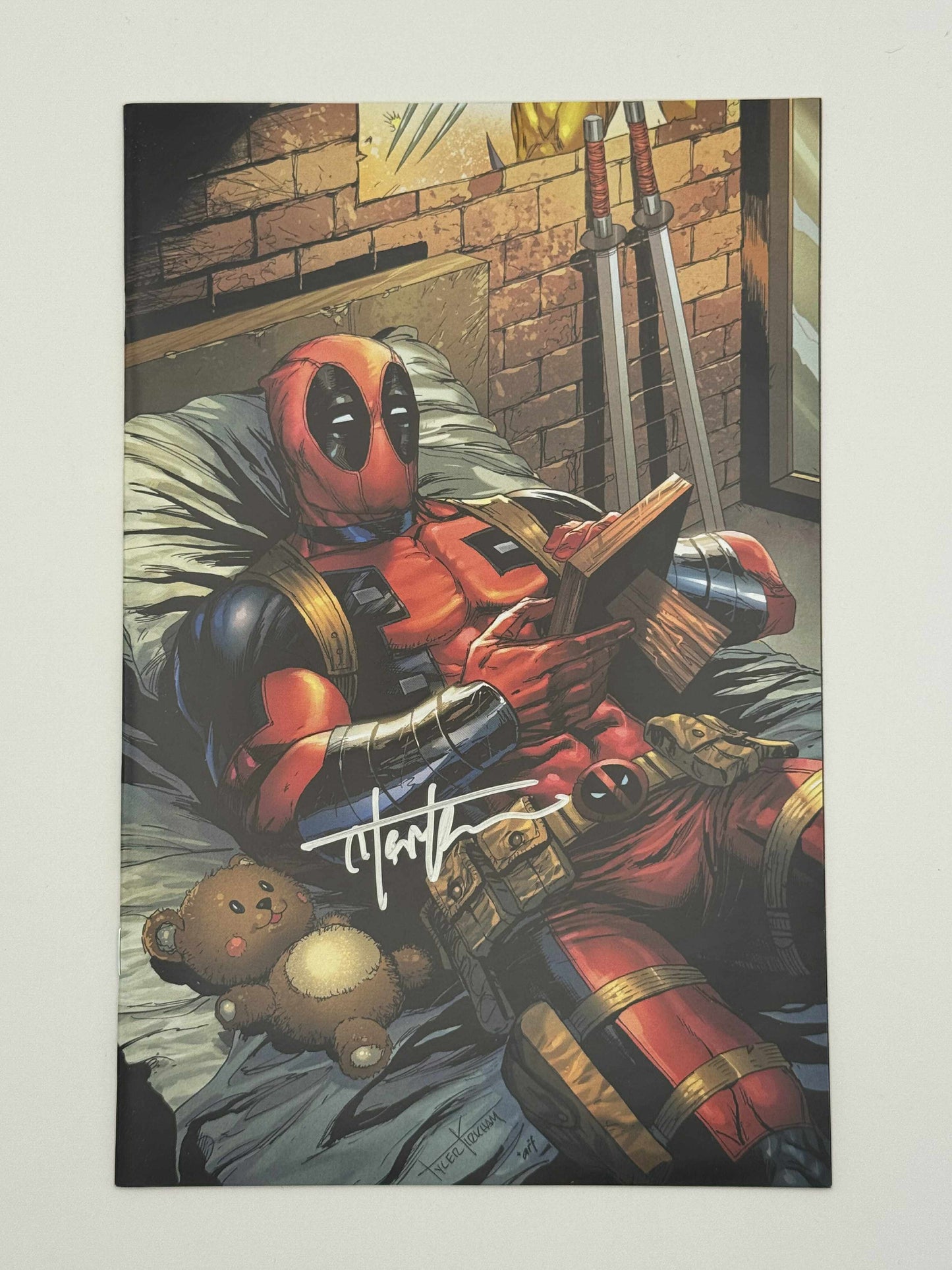 [SIGNED W/ COA] DEADPOOL & WOLVERINE: WWIII #1 UNKNOWN COMICS TYLER KIRKHAM EXCLUSIVE VIRGIN VAR [IN STOCK]